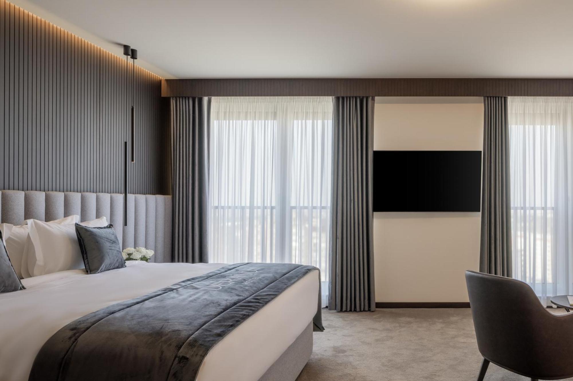 Derand Hotel Pristina Exteriör bild